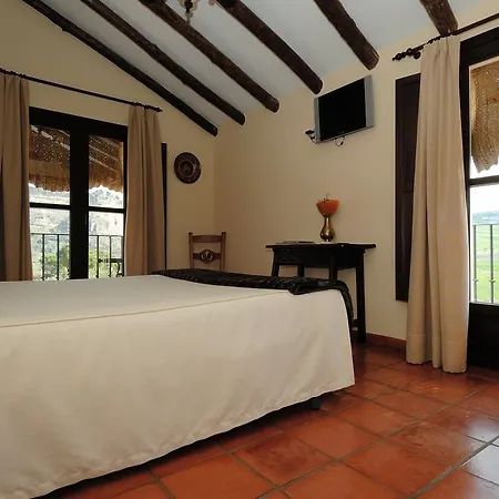 Hacienda Puerto De Muelas 3*